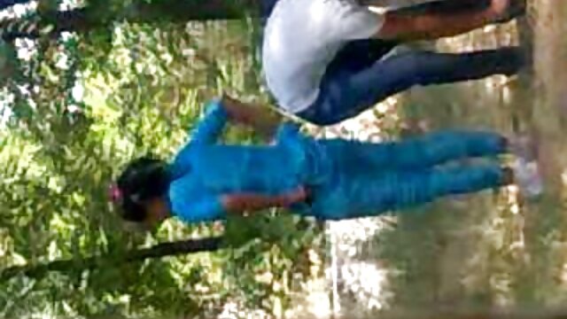 पीओवी :  यस एमेच्योर भिडियोमा प्यारो सानो किशोर कुखुराले लुगा फुकाल्दै छ हिनदी सेकसी वीडीयो 
